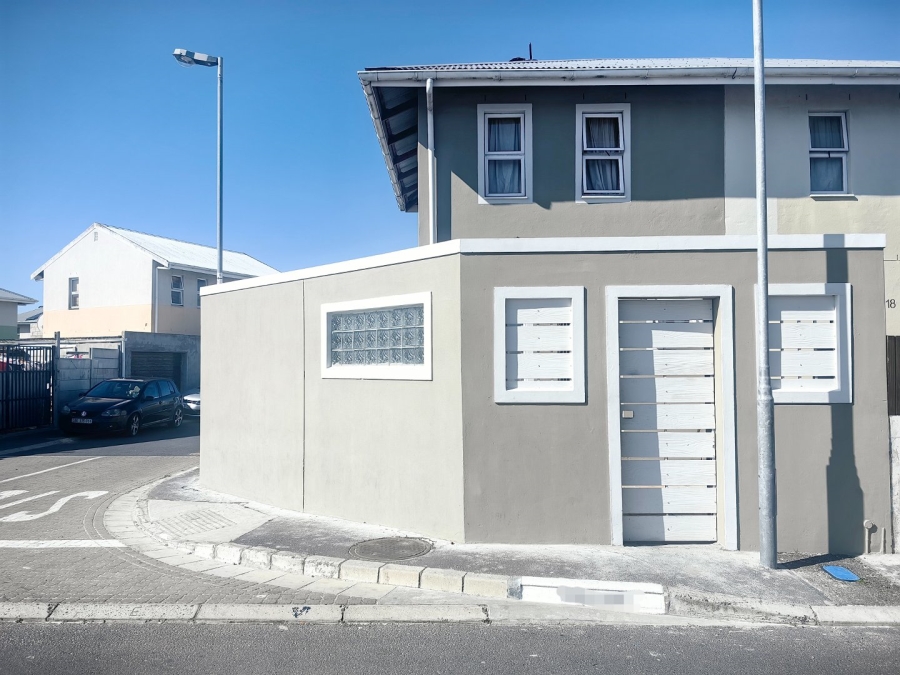 2 Bedroom Property for Sale in Harmony Village Western Cape